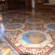 Il pavimento del salone cinquecentesco rappresenta la musica