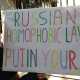 il cartellone di protesta contro putin