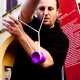Un giocatore mostra la propria creativit� durante un'esibizione con lo yoyo