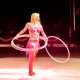 � seguita da Desir�e con l�allegro numero di hula hop...