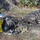 Cumulo di rifiuti accatastati dai volontari di Legambiente e del gruppo speleologico "Vespertilio" di Bari.