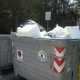 Cassonetto della plastica pieno gi� dalla prima mattina