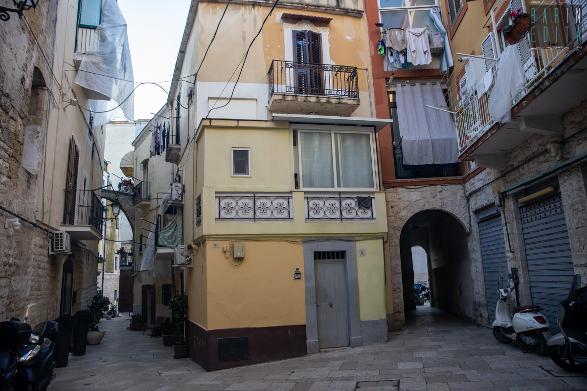 Tra archi, edicole e sottani viaggio nella 