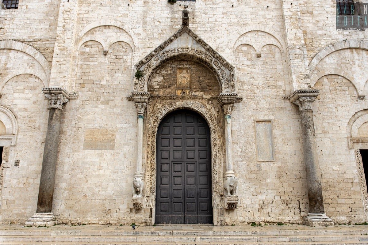 Protiro e portale maggiore della basilica di San Nicola, Maestro di Elia