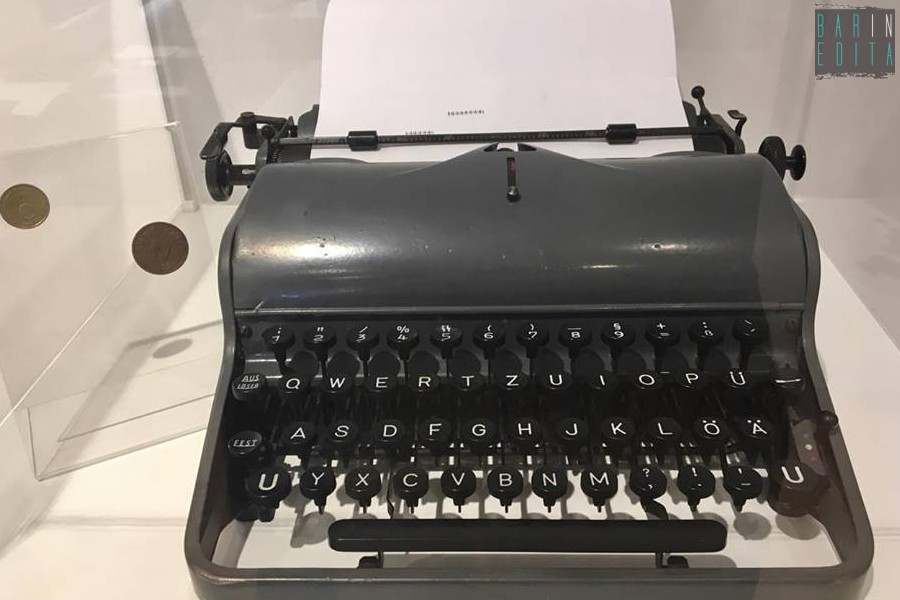 Sgabelli Per Macchine Da Cucire : Affascinanti storiche e retrò: a trani un museo dedicato alle