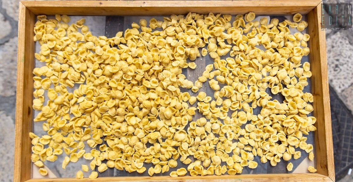 Bari, colore e forma: ecco come distinguere le orecchiette fatte a mano ...