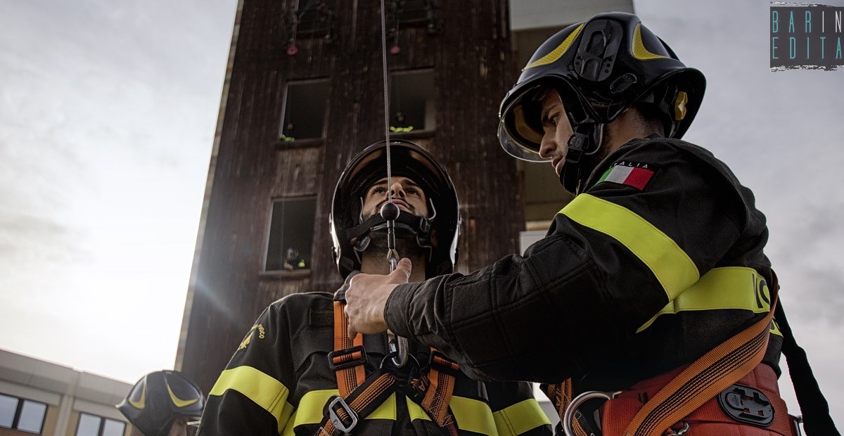 Pericolo Azione Soccorso Visita Ai Vigili Del Fuoco Del Comando